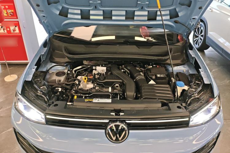 Used Volkswagen Tharu 2025 NewRui 300TSI Prestige Edition Engine Bay