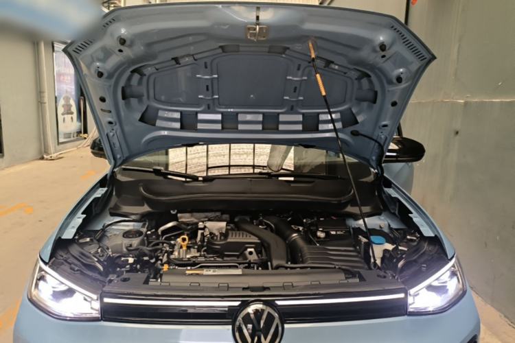 Used Volkswagen Tharu 2025 NewRui 300TSI Prestige Edition Engine Bay