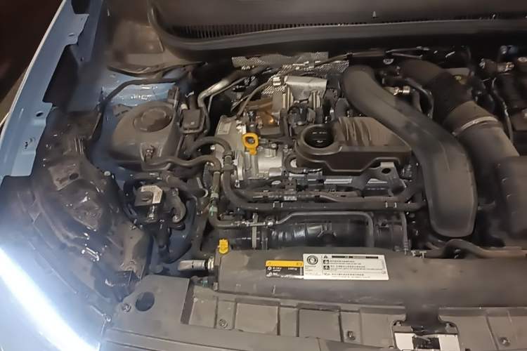 Used Volkswagen Tharu 2025 NewRui 300TSI Prestige Edition Engine Bay Right