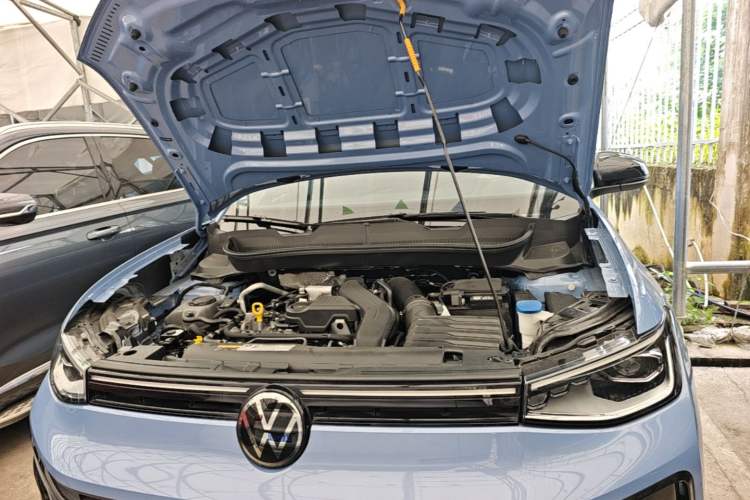 Used Volkswagen Tharu 2025 NewRui 300TSI Prestige Edition Engine Bay