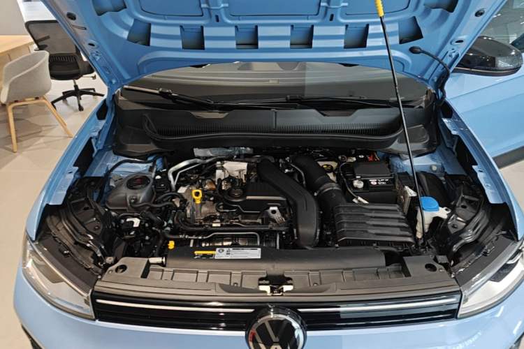 Used Volkswagen Tharu 2025 NewRui 300TSI Prestige Edition Engine Bay