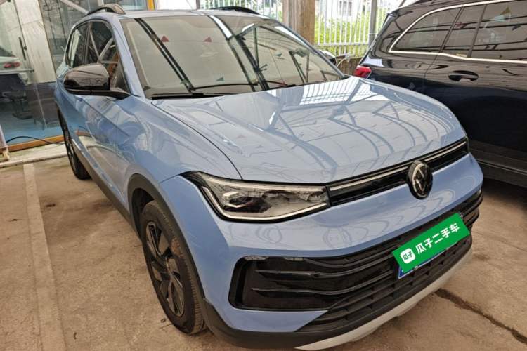 Used Volkswagen Tharu 2025 NewRui 300TSI Prestige Edition Front Right 45 Deg