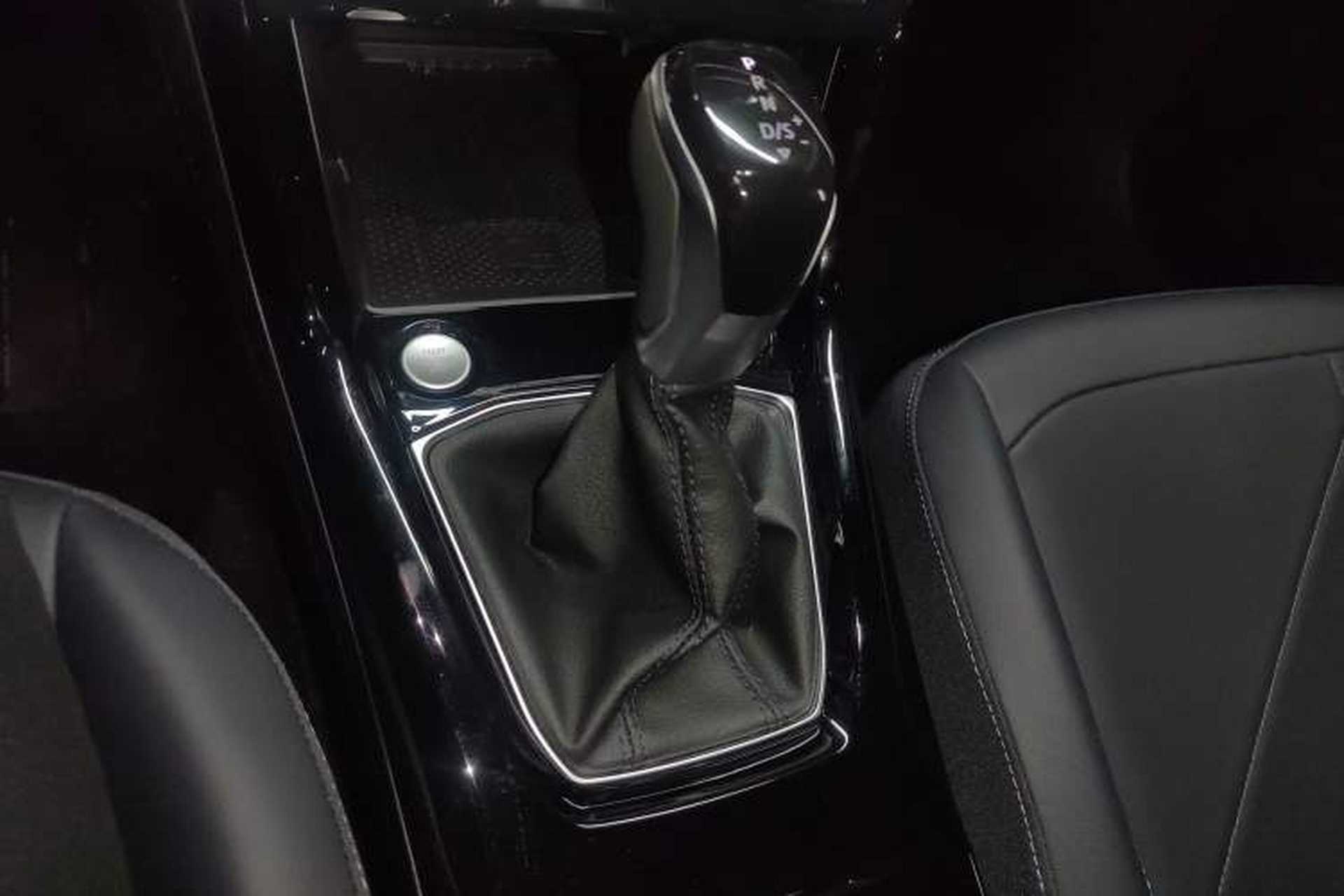 Used Volkswagen Tharu 2025 NewRui 300TSI Prestige Edition Gear Lever