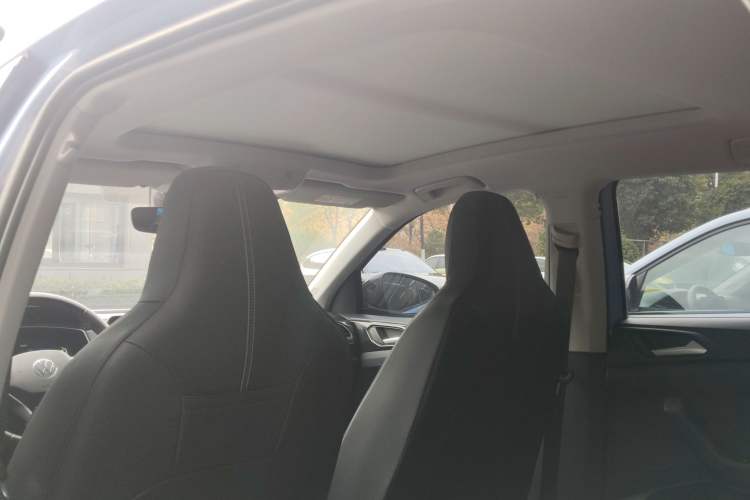 Used Volkswagen Tharu 2025 NewRui 300TSI Prestige Edition Headliner