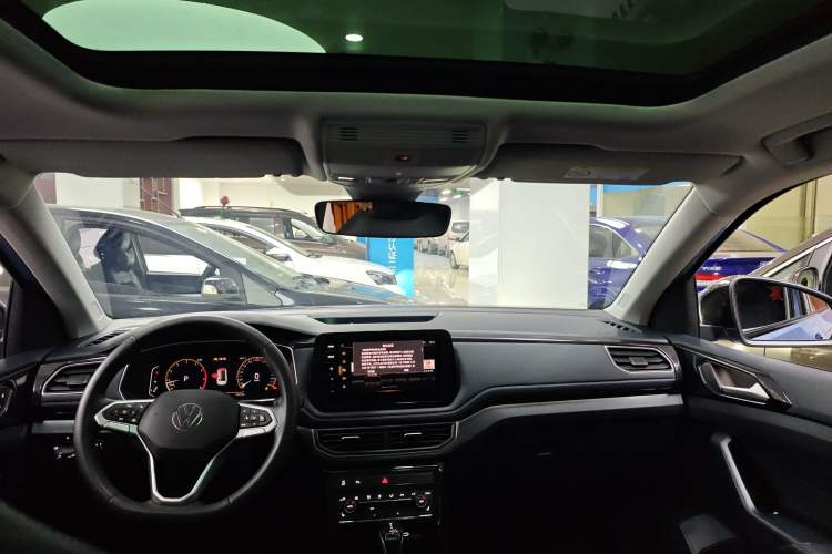 Used Volkswagen Tharu 2025 NewRui 300TSI Prestige Edition Headliner