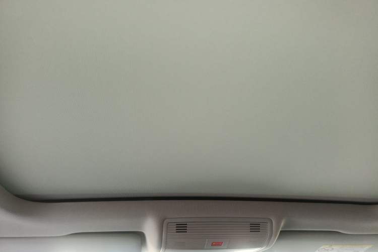 Used Volkswagen Tharu 2025 NewRui 300TSI Prestige Edition Headliner