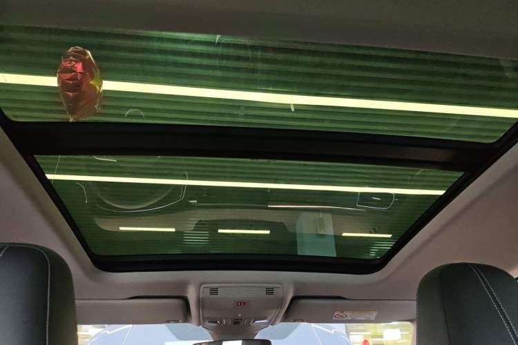 Used Volkswagen Tharu 2025 NewRui 300TSI Prestige Edition Headliner