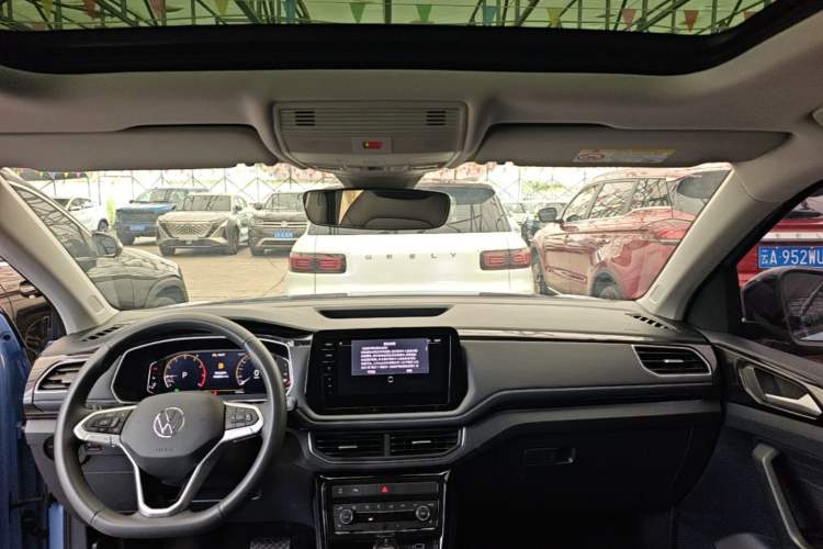 Used Volkswagen Tharu 2025 NewRui 300TSI Prestige Edition Headliner