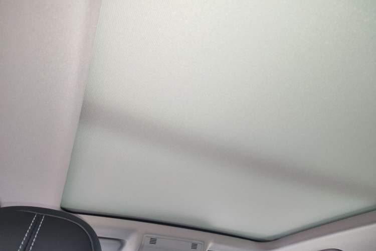 Used Volkswagen Tharu 2025 NewRui 300TSI Prestige Edition Headliner