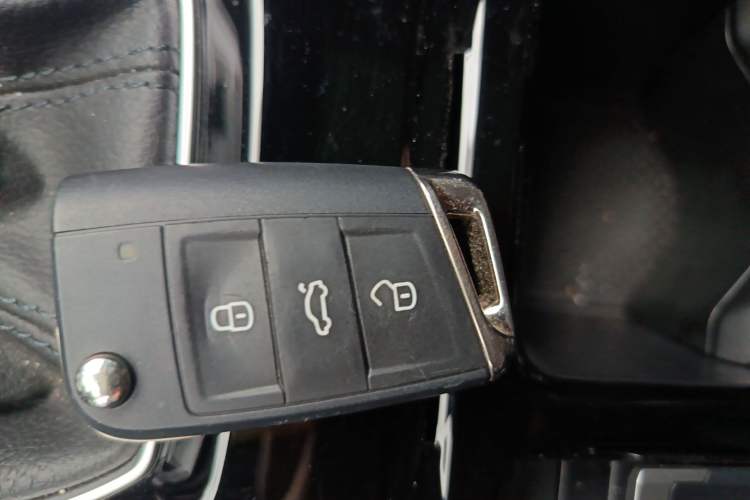 Used Volkswagen Tharu 2025 NewRui 300TSI Prestige Edition Interior 1
