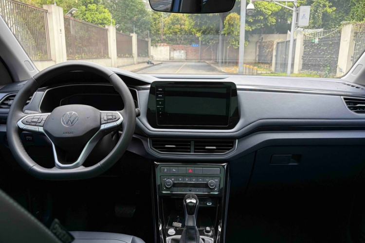 Used Volkswagen Tharu 2025 NewRui 300TSI Prestige Edition Interior 4