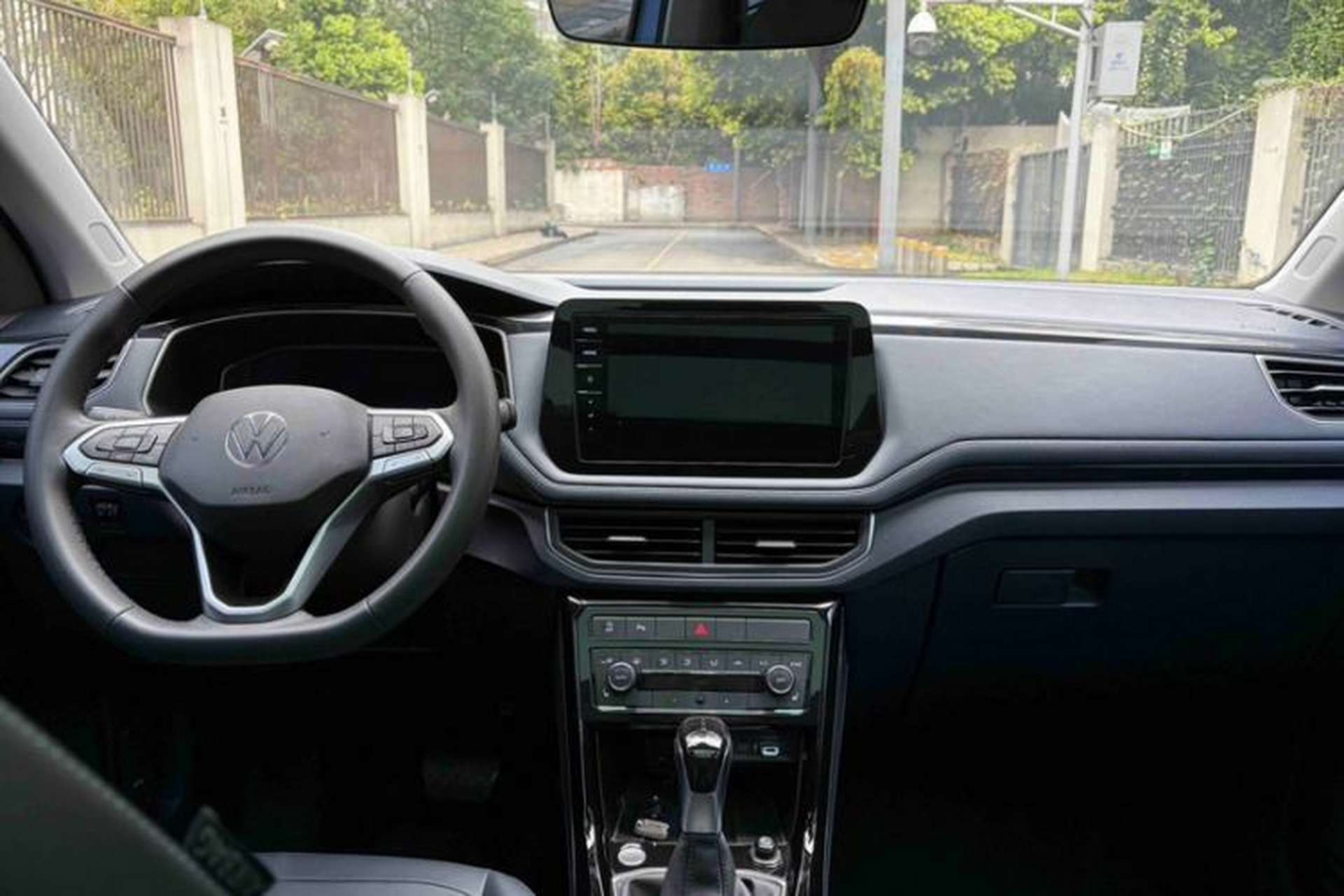 Used Volkswagen Tharu 2025 NewRui 300TSI Prestige Edition Interior 4