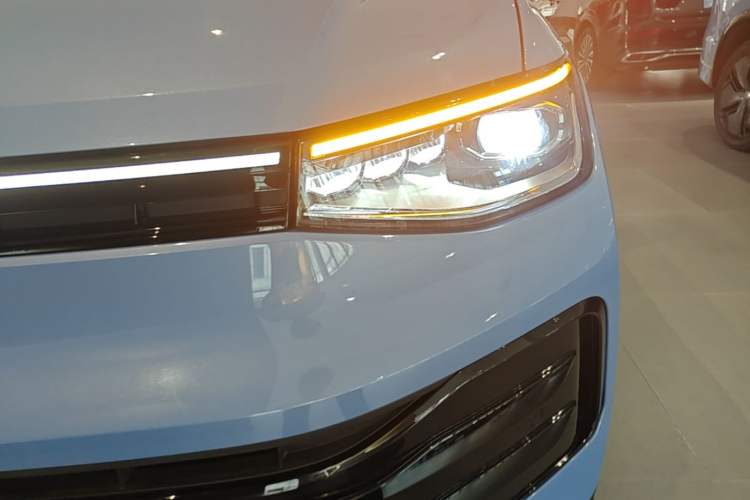Used Volkswagen Tharu 2025 NewRui 300TSI Prestige Edition Left Front Headlight