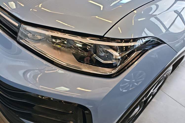 Used Volkswagen Tharu 2025 NewRui 300TSI Prestige Edition Left Front Headlight