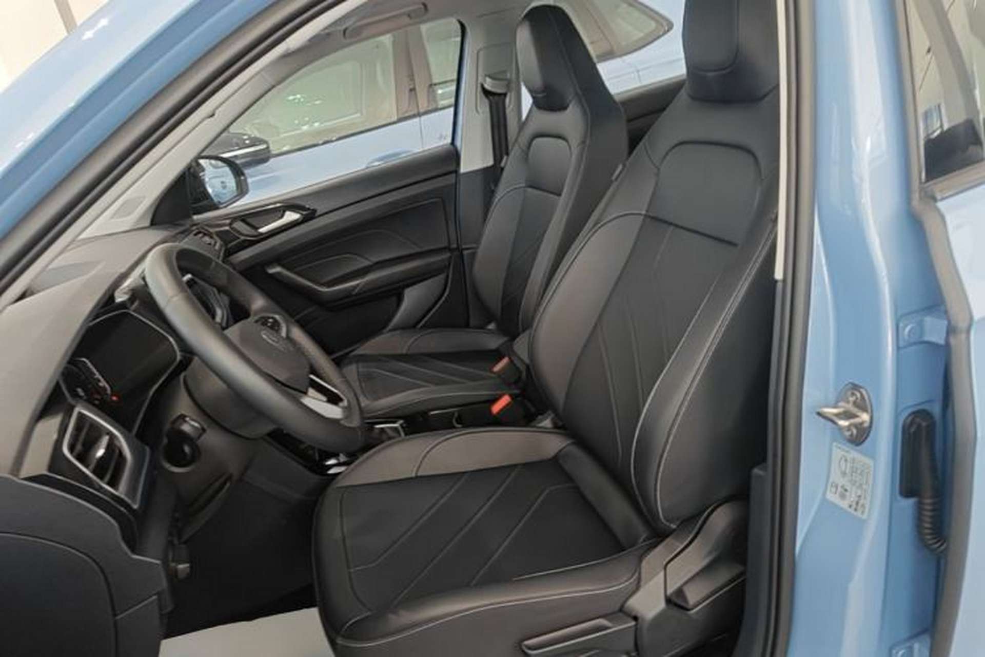 Used Volkswagen Tharu 2025 NewRui 300TSI Prestige Edition Left Front Seat