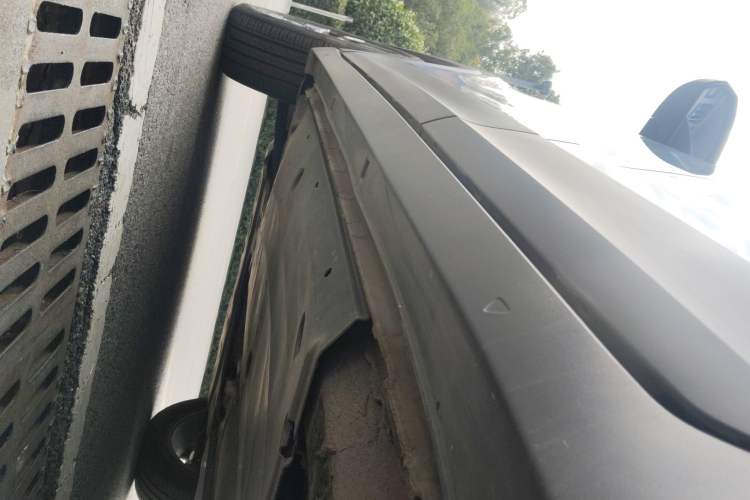 Used Volkswagen Tharu 2025 NewRui 300TSI Prestige Edition Left Side Sill