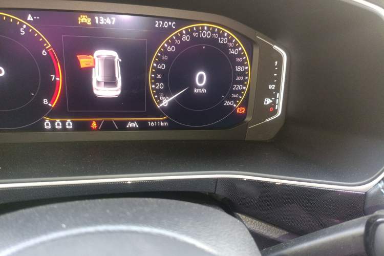 Used Volkswagen Tharu 2025 NewRui 300TSI Prestige Edition Odometer Close Up