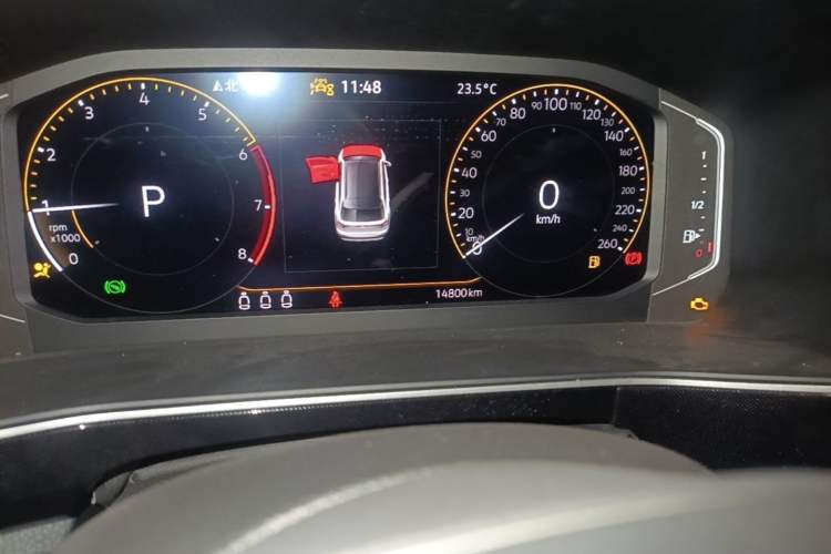 Used Volkswagen Tharu 2025 NewRui 300TSI Prestige Edition Odometer Close Up