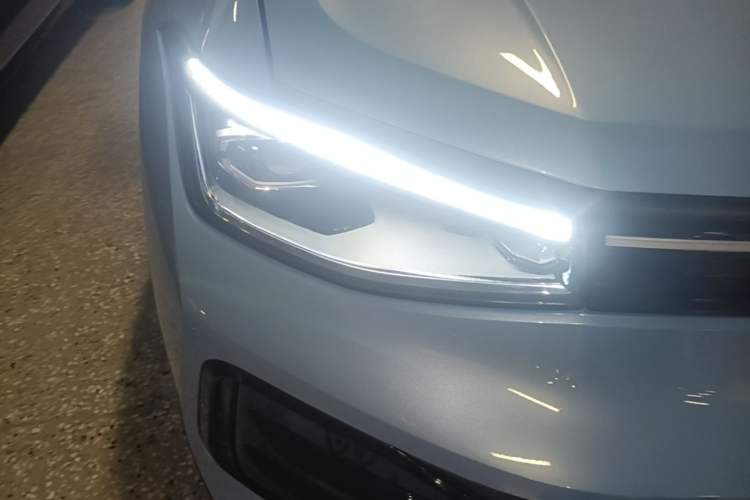 Used Volkswagen Tharu 2025 NewRui 300TSI Prestige Edition Right Front Headlight