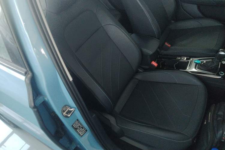 Used Volkswagen Tharu 2025 NewRui 300TSI Prestige Edition Right Front Seat