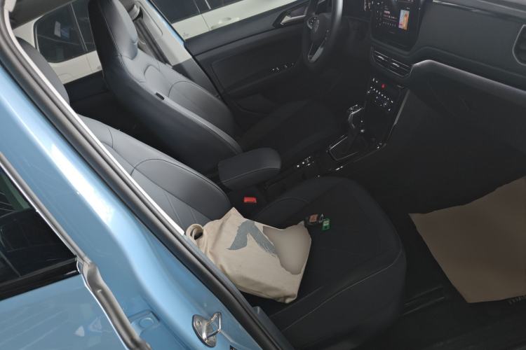 Used Volkswagen Tharu 2025 NewRui 300TSI Prestige Edition Right Front Seat