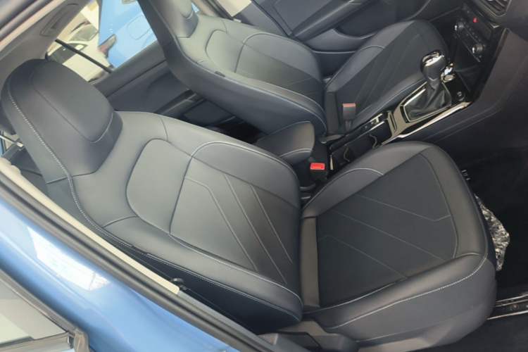 Used Volkswagen Tharu 2025 NewRui 300TSI Prestige Edition Right Front Seat