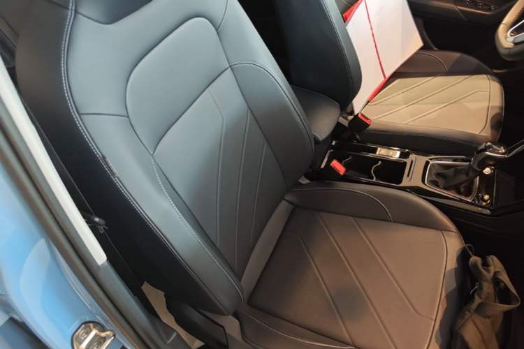 Used Volkswagen Tharu 2025 NewRui 300TSI Prestige Edition Right Front Seat