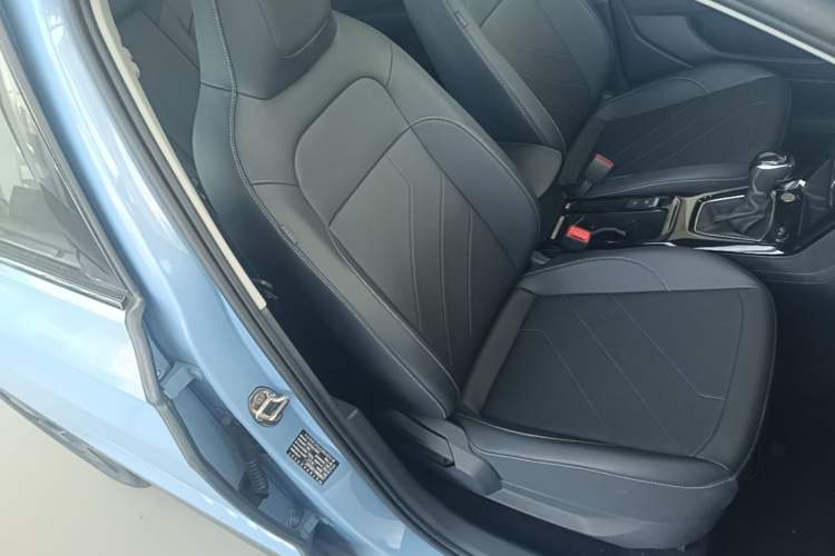 Used Volkswagen Tharu 2025 NewRui 300TSI Prestige Edition Right Front Seat