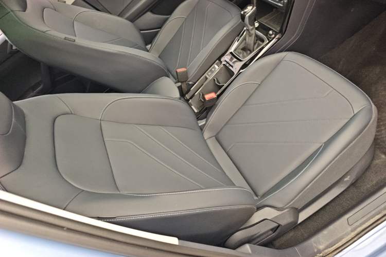 Used Volkswagen Tharu 2025 NewRui 300TSI Prestige Edition Right Front Seat