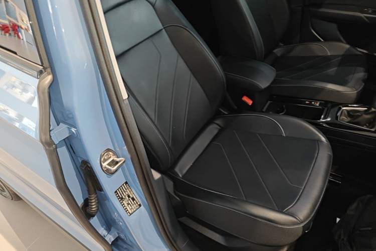 Used Volkswagen Tharu 2025 NewRui 300TSI Prestige Edition Right Front Seat