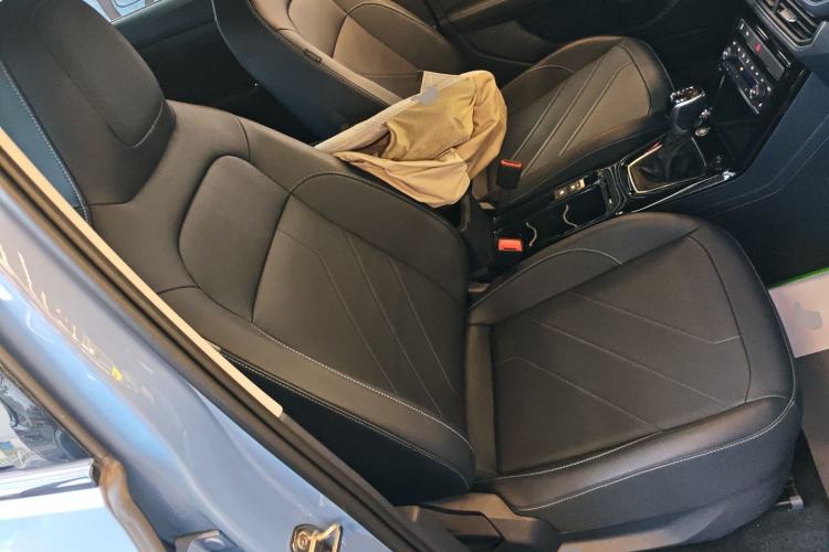 Used Volkswagen Tharu 2025 NewRui 300TSI Prestige Edition Right Front Seat