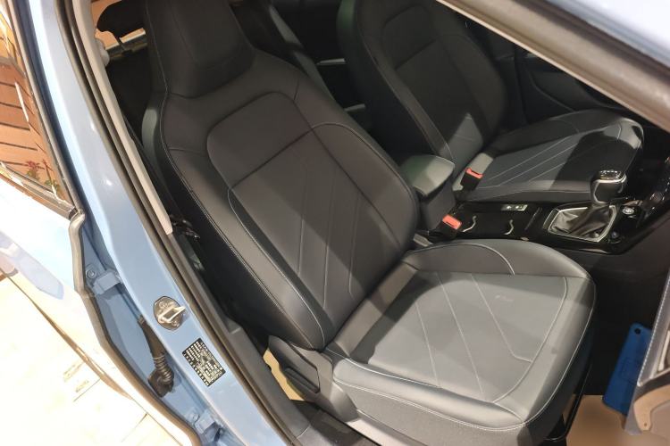 Used Volkswagen Tharu 2025 NewRui 300TSI Prestige Edition Right Front Seat