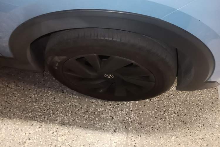 Used Volkswagen Tharu 2025 NewRui 300TSI Prestige Edition Right Front Wheel Hub
