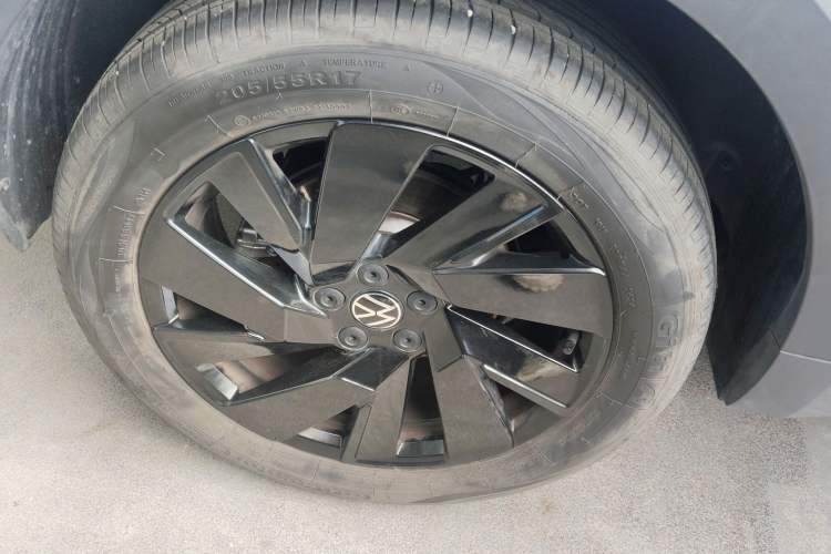 Used Volkswagen Tharu 2025 NewRui 300TSI Prestige Edition Right Rear Wheel Hub