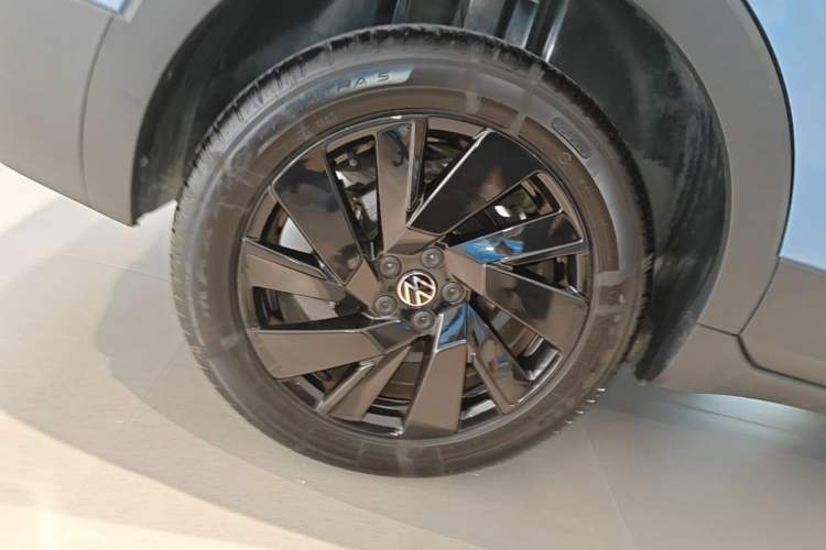 Used Volkswagen Tharu 2025 NewRui 300TSI Prestige Edition Right Rear Wheel Hub