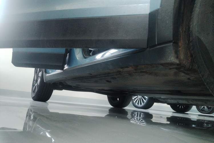 Used Volkswagen Tharu 2025 NewRui 300TSI Prestige Edition Right Side Sill