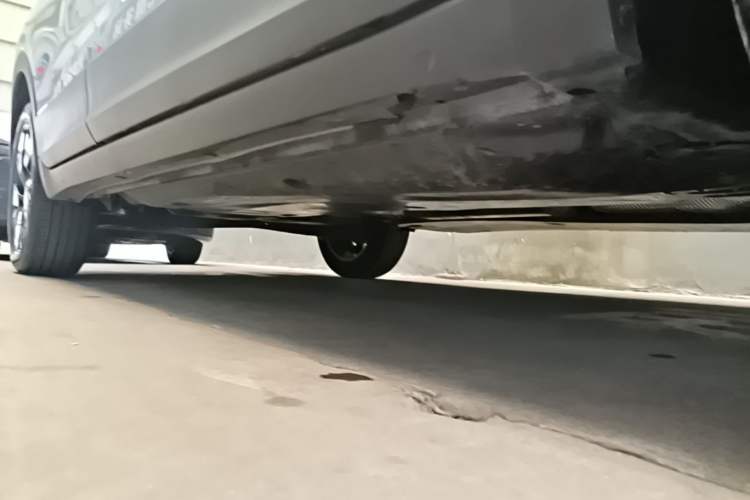 Used Volkswagen Tharu 2025 NewRui 300TSI Prestige Edition Right Side Sill