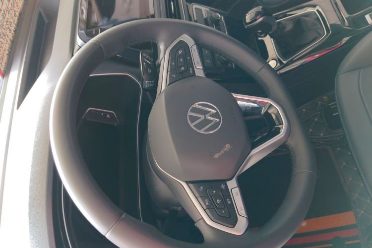 Used Volkswagen Tharu 2025 NewRui 300TSI Prestige Edition Steering Wheel