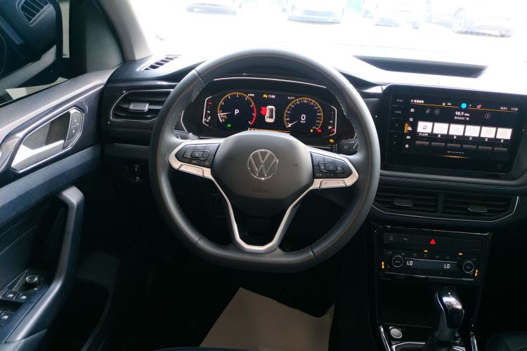 Used Volkswagen Tharu 2025 NewRui 300TSI Prestige Edition Steering Wheel