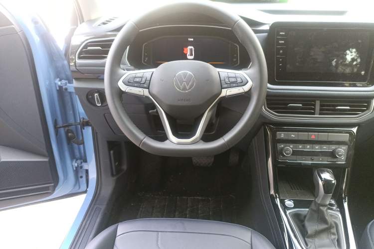 Used Volkswagen Tharu 2025 NewRui 300TSI Prestige Edition Steering Wheel