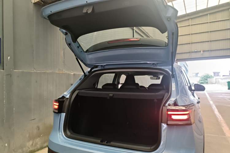 Used Volkswagen Tharu 2025 NewRui 300TSI Prestige Edition Trunk