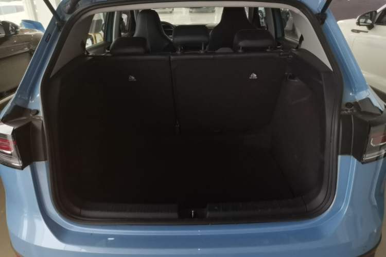 Used Volkswagen Tharu 2025 NewRui 300TSI Prestige Edition Trunk