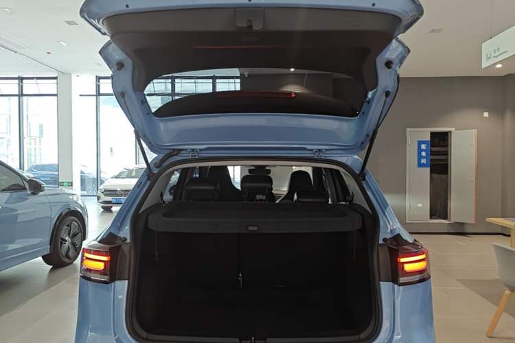 Used Volkswagen Tharu 2025 NewRui 300TSI Prestige Edition Trunk