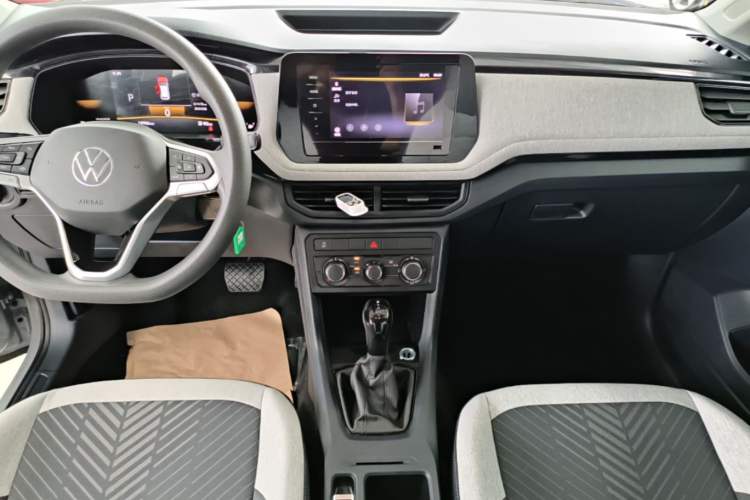 Used Volkswagen Tharu 2025 New Sharp 1.5L Sharp Edition Audio And AC Panel