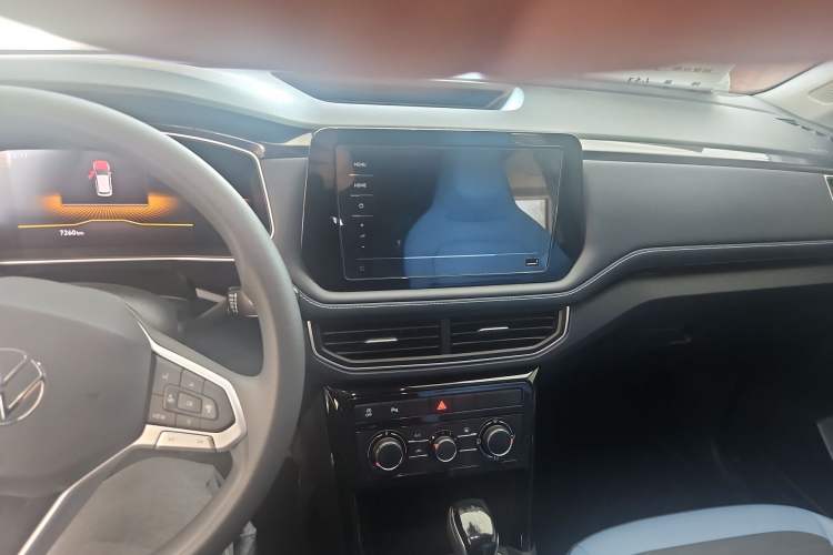 Used Volkswagen Tharu 2025 New Sharp 300TSI Ambitious Edition Audio And AC Panel