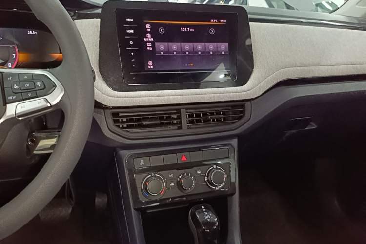 Used Volkswagen Tharu 2025 New Sharp 1.5L Sharp Edition Audio And AC Panel