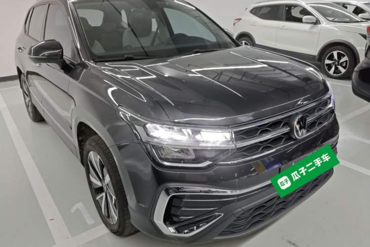 Used Volkswagen Tharu 2025 300TSI Two-Wheel-Drive Moonlight Edition Front Right 45 Deg