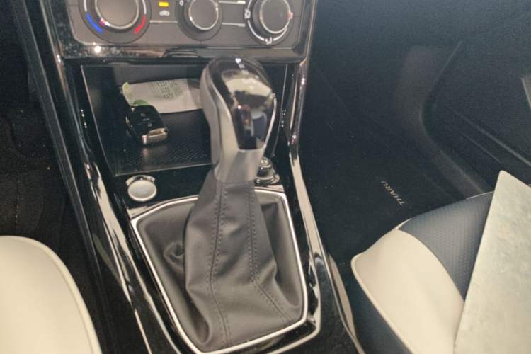 Used Volkswagen Tharu 2025 New Sharp 300TSI Ambitious Edition Gear Lever