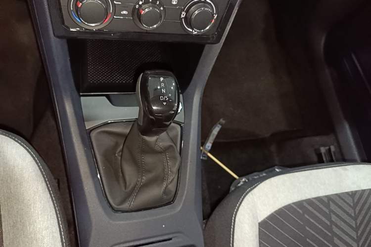 Used Volkswagen Tharu 2025 New Sharp 1.5L Sharp Edition Gear Lever
