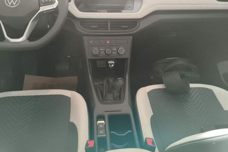 Used Volkswagen Tharu 2025 New Sharp 1.5L Sharp Edition Gear Lever